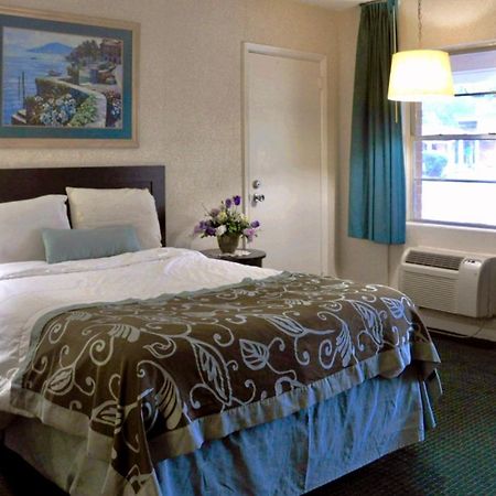 Azalea Inn & Suites Ουίλμινγκτον Εξωτερικό φωτογραφία