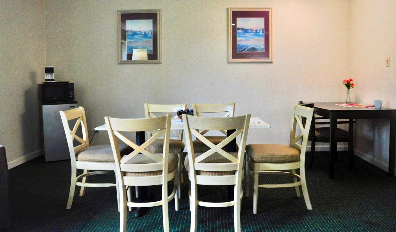Azalea Inn & Suites Ουίλμινγκτον Εξωτερικό φωτογραφία