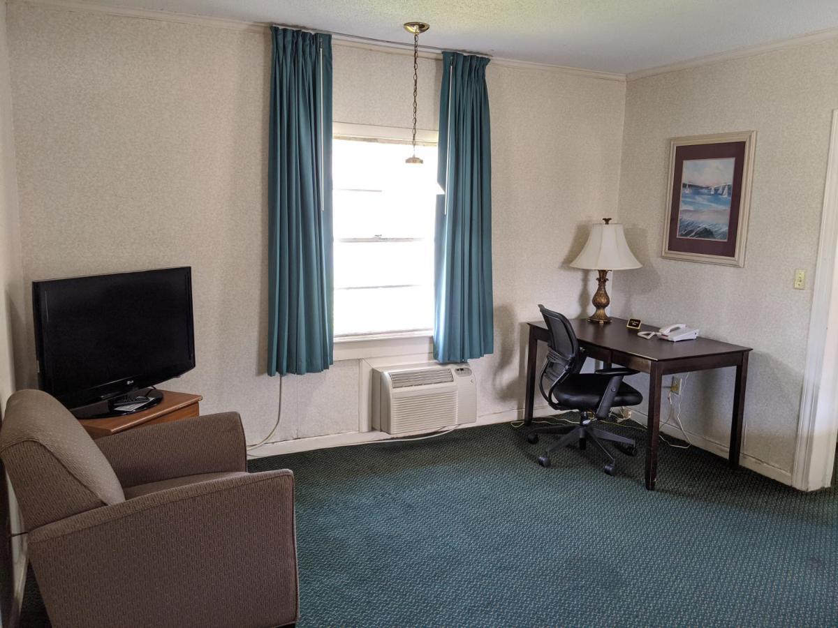 Azalea Inn & Suites Ουίλμινγκτον Εξωτερικό φωτογραφία