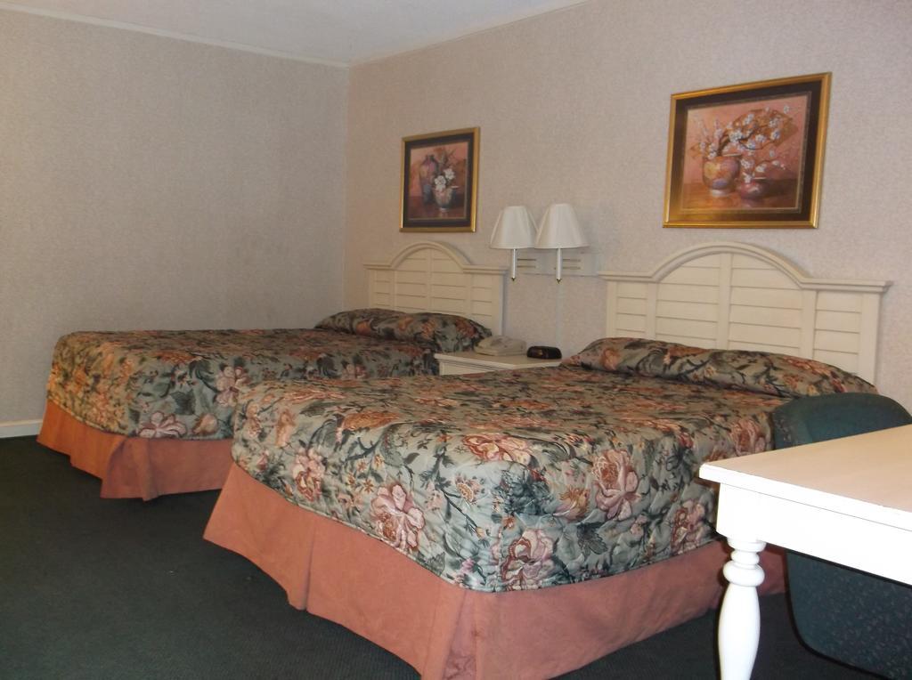 Azalea Inn & Suites Ουίλμινγκτον Δωμάτιο φωτογραφία
